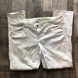 White American Eagle Skinny Jeans